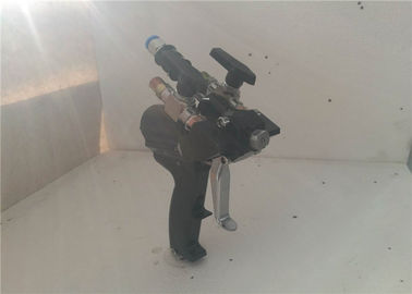 Czarny poliuretanowy pistolet natryskowy do wodoodpornej konstrukcji